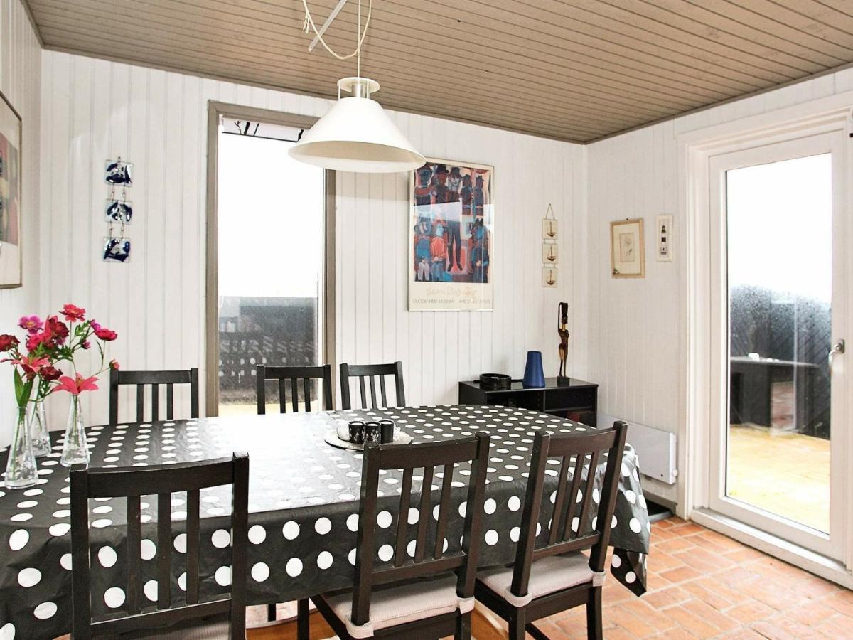 6 Person Holiday Home In Blokhus Chambre photo